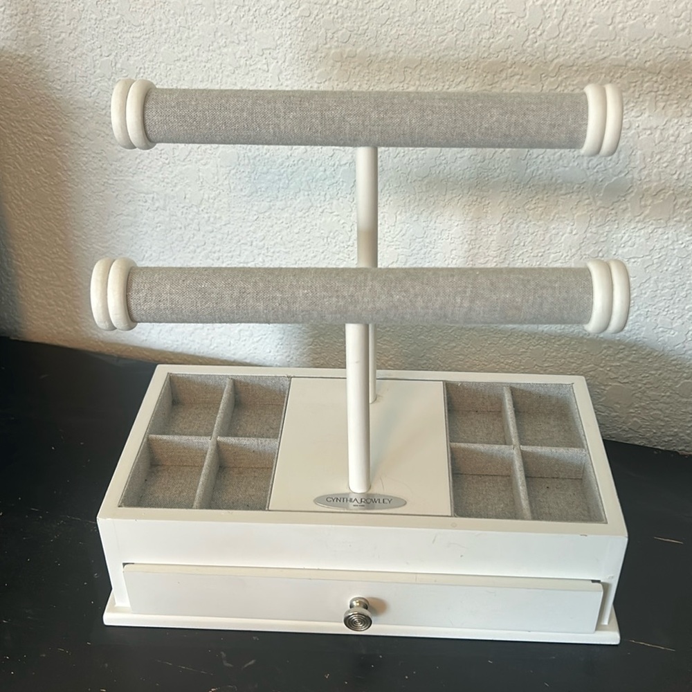 Jewelry holder